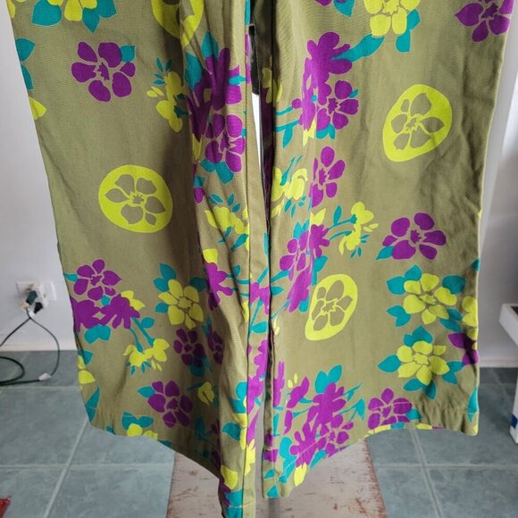 Green Paisley 70’s Style Wide Leg Green Flower Pants (Size: 42 Equal to a 10-12) - Picture 4 of 14